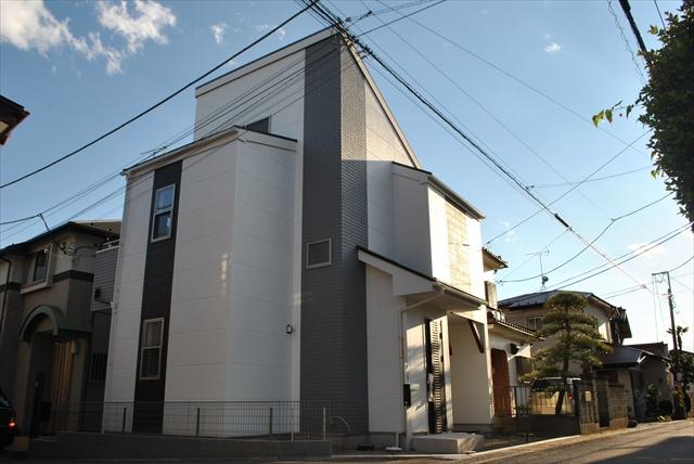 Local appearance photo. Local (12 May 2013) Shooting