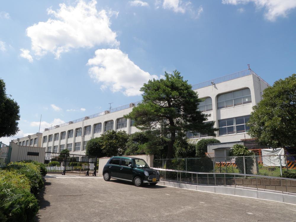 Primary school. Sayama elementary school