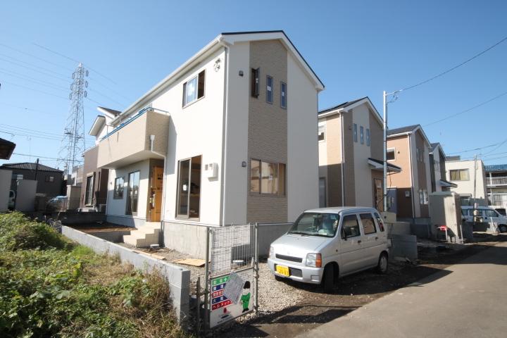 Local photos, including front road. Local (11 May 2013) Shooting