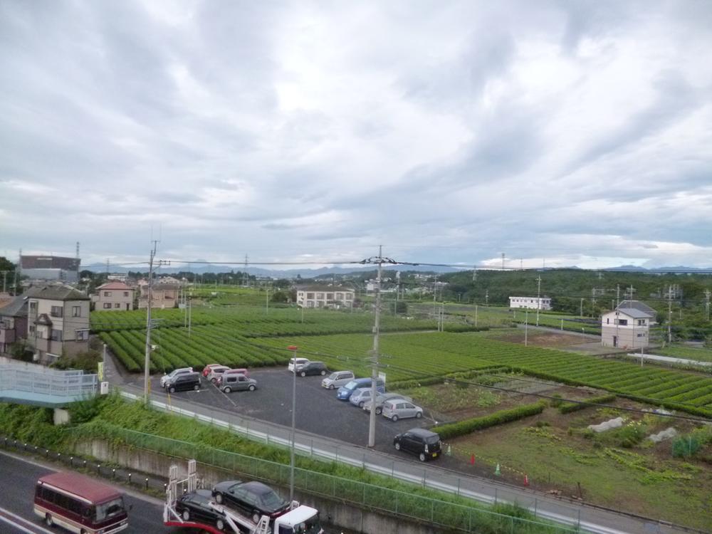View photos from the dwelling unit. View from the site (August 2013) Shooting