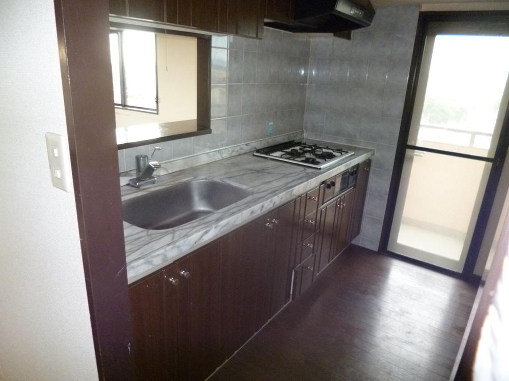 Kitchen. Room (August 2013) Shooting