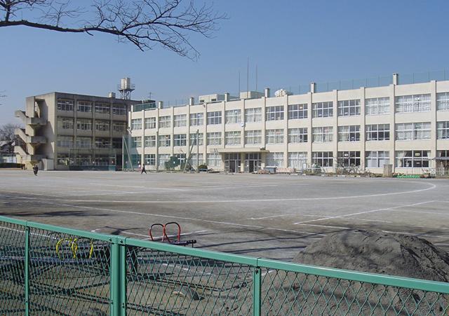 Primary school. Miyadera until elementary school 1130m