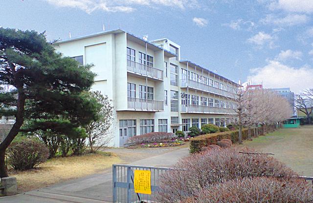 Junior high school. 2030m to Musashi Junior High School