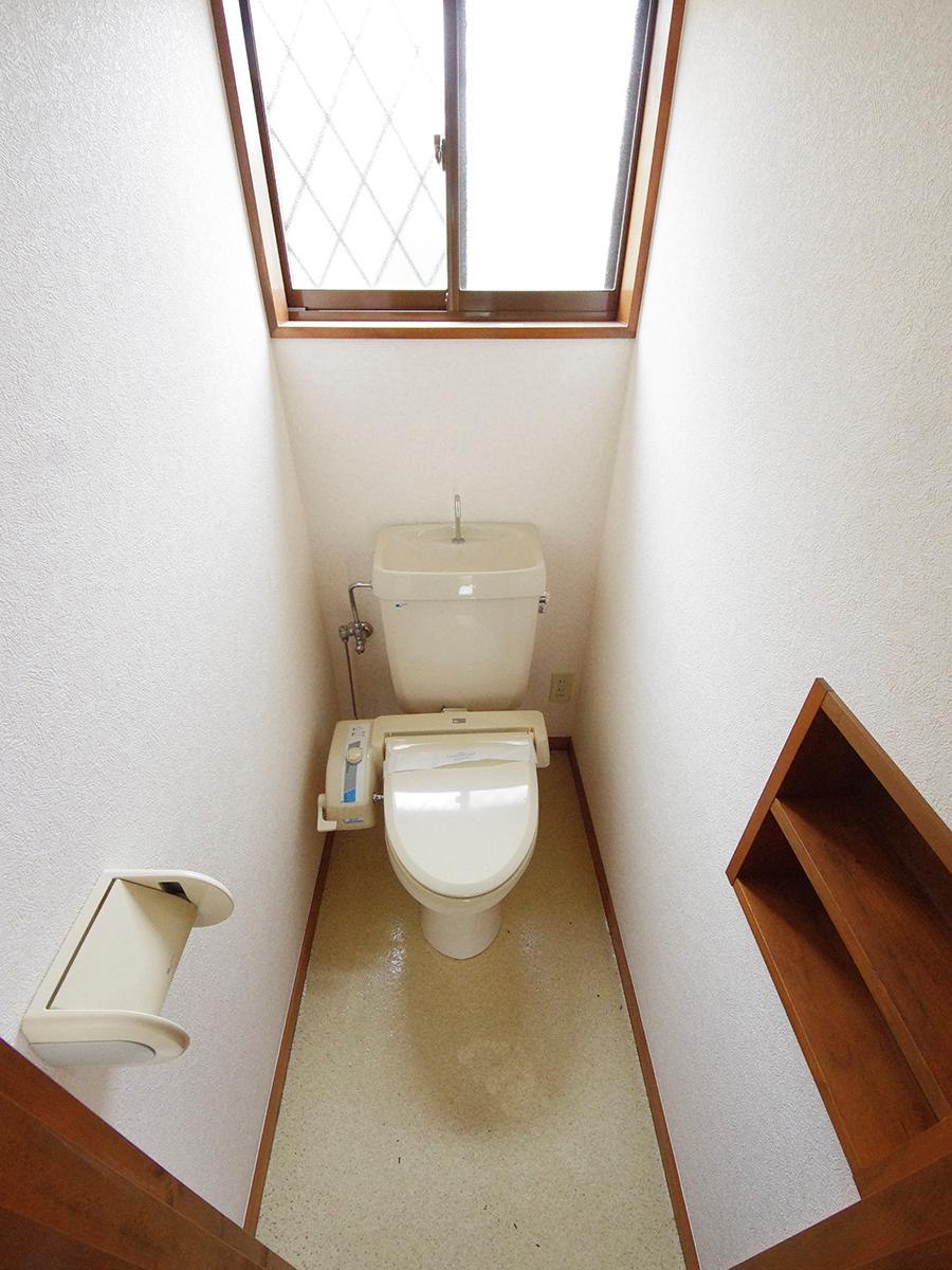 Toilet. Indoor (March 2013) Shooting