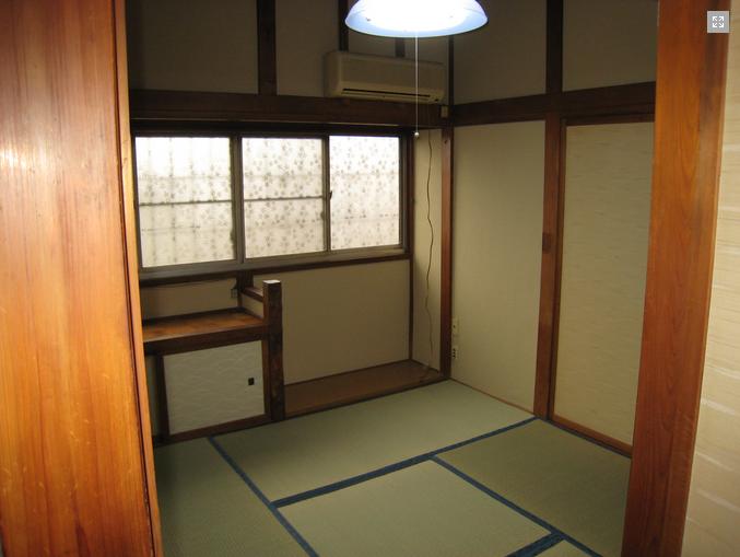 Living and room. East Japanese-style room 4.5 Pledge