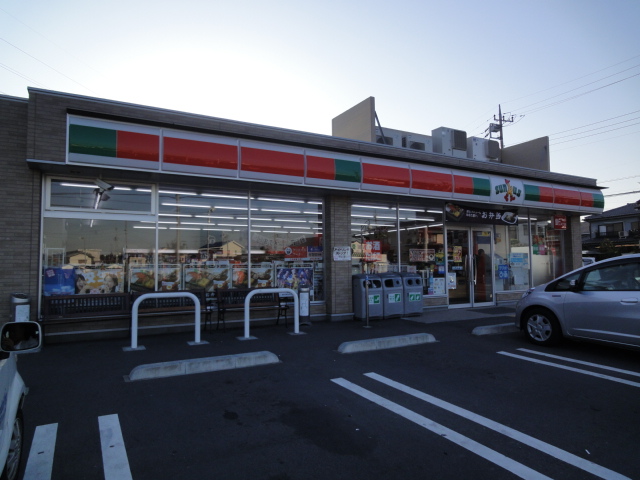 Convenience store. Thanks Iruma Higashimachi store up (convenience store) 492m