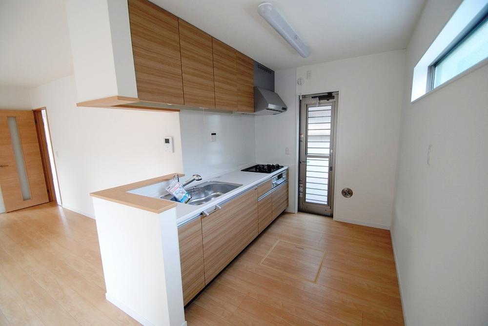 Kitchen. Indoor (12 May 2013) Shooting