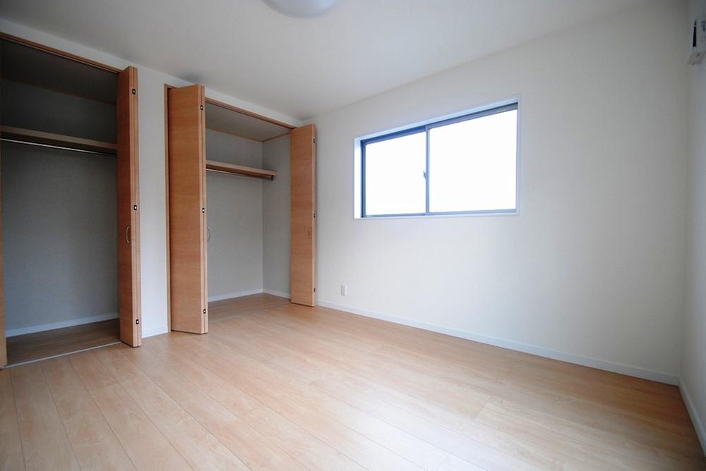 Non-living room. Indoor (12 May 2013) Shooting