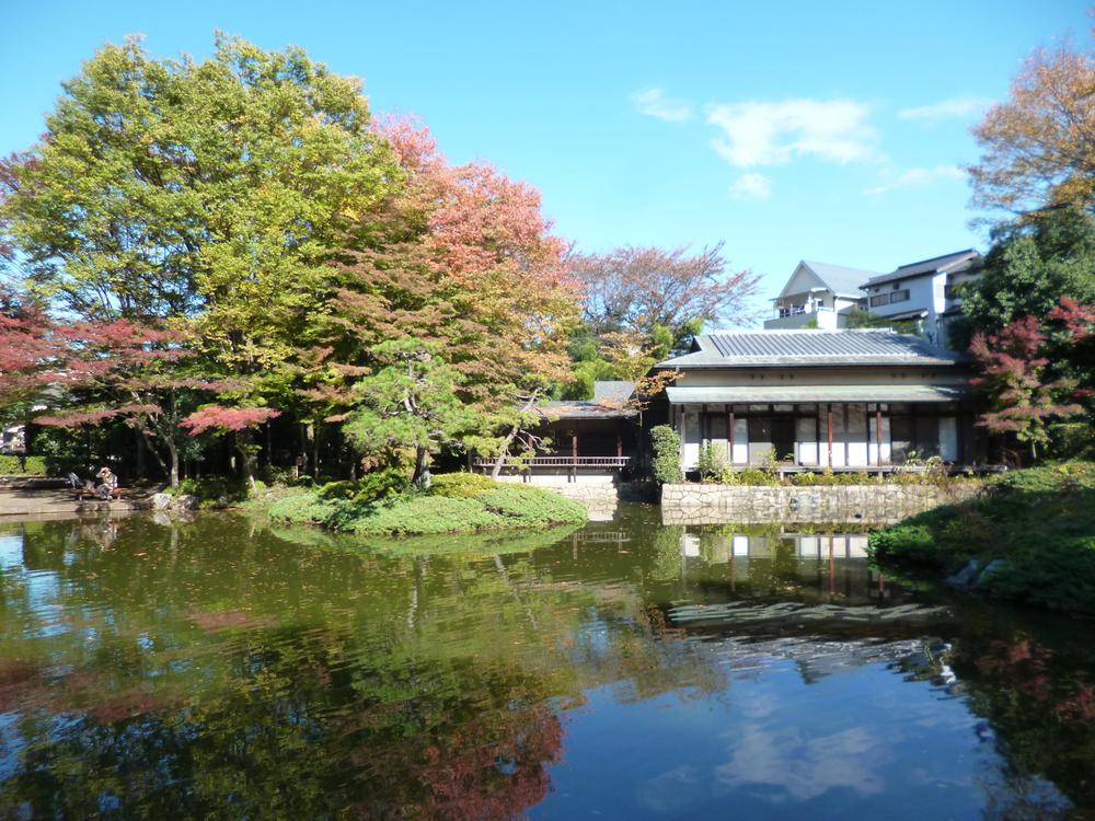 park. Atago is a park with a Japanese garden with a focus on the 370m pond to the park
