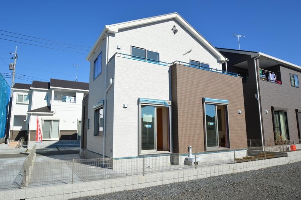 Local appearance photo. Local (11 May 2013) Shooting