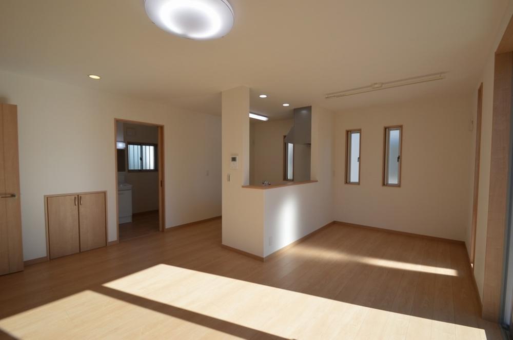 Same specifications photos (living). Same specifications