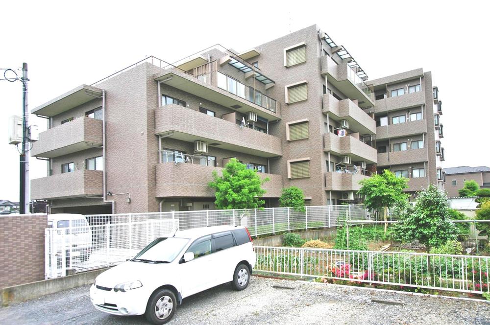 Local appearance photo. Local (May 2012) shooting