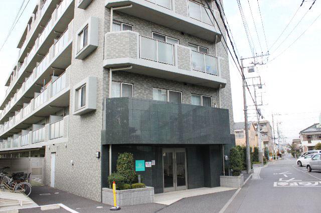 Local appearance photo. Local (11 May 2013) Shooting