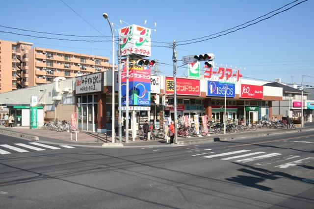 Supermarket. York Mart to Iruma 963m