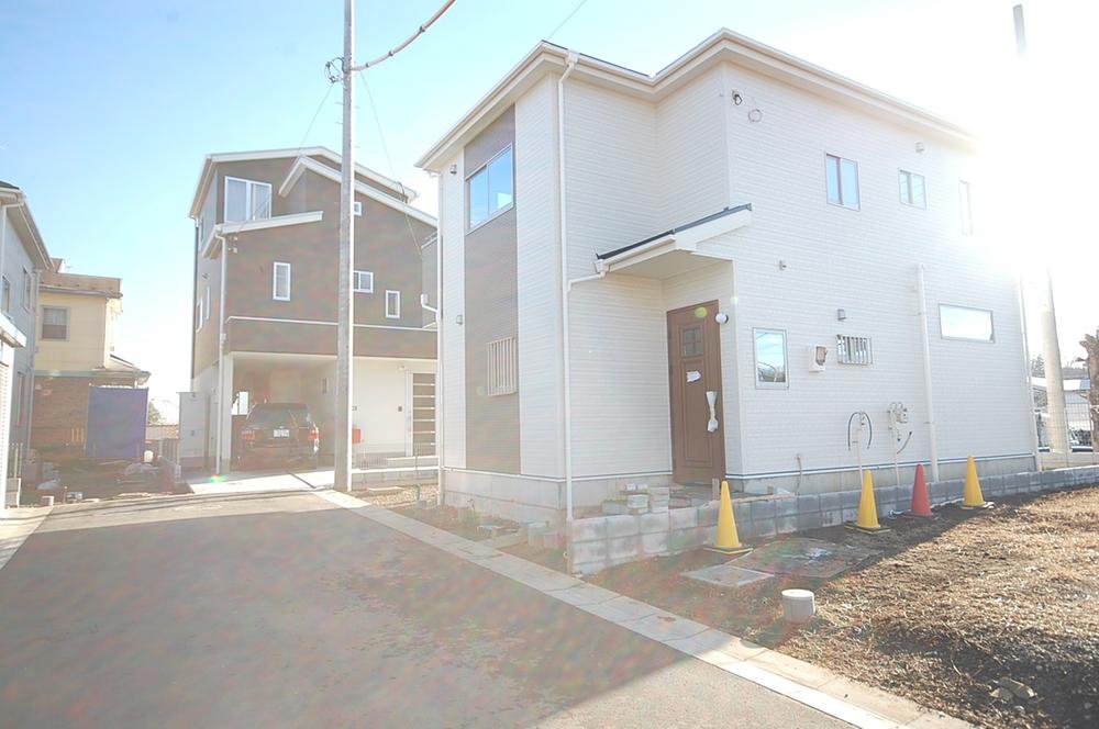 Local appearance photo. Local (12 May 2013) Shooting