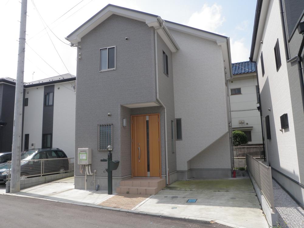 Local appearance photo. Local (July 2012) shooting