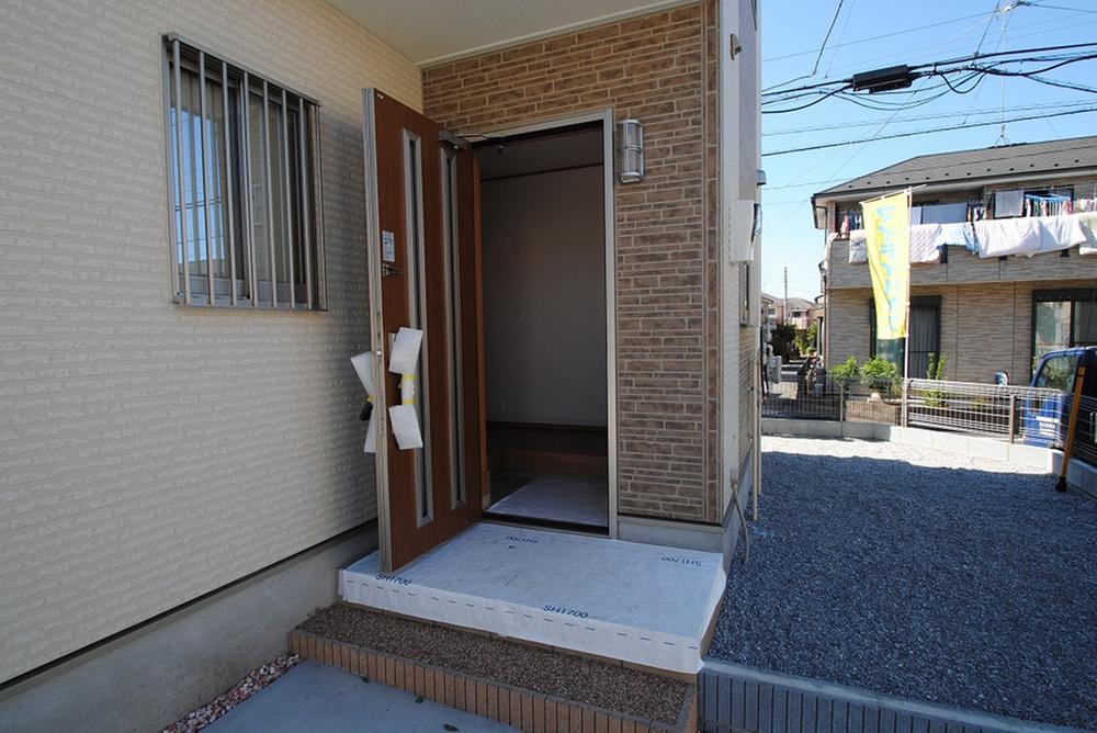 Entrance. Local (September 2013) Shooting