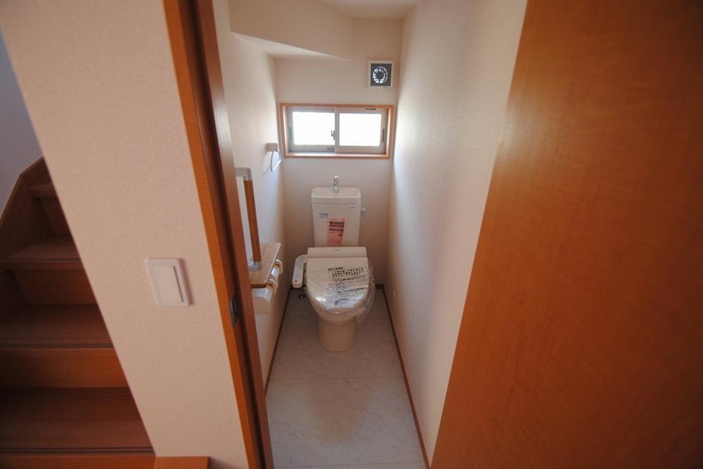 Toilet. Indoor (September 2013) Shooting