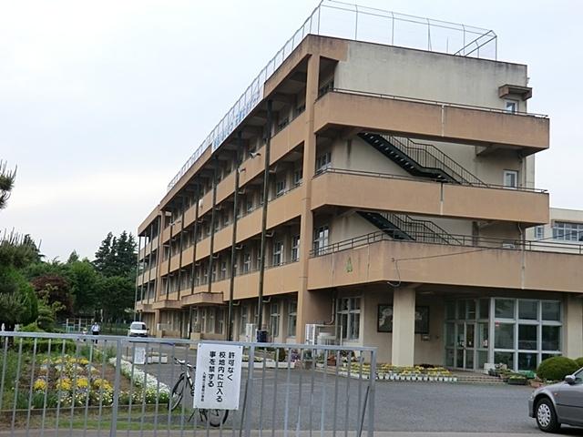 Primary school. Higashimachi until elementary school 620m