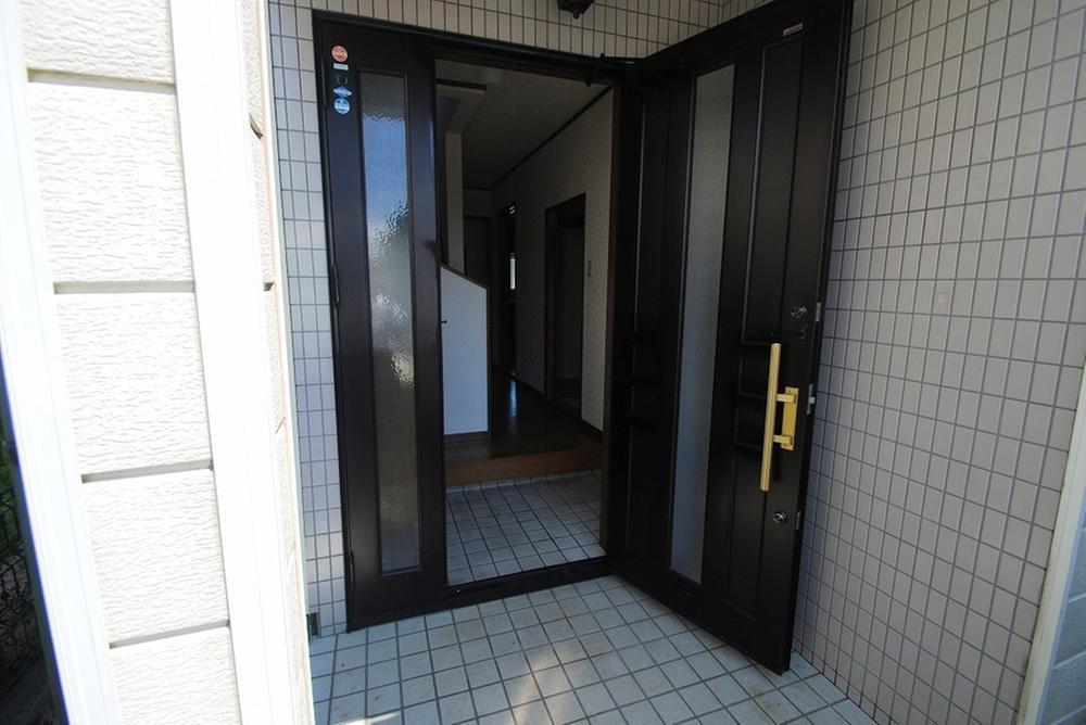 Entrance. Local (August 2013) Shooting
