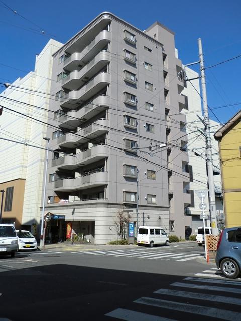 Local appearance photo. Local (07 May 2013) Shooting