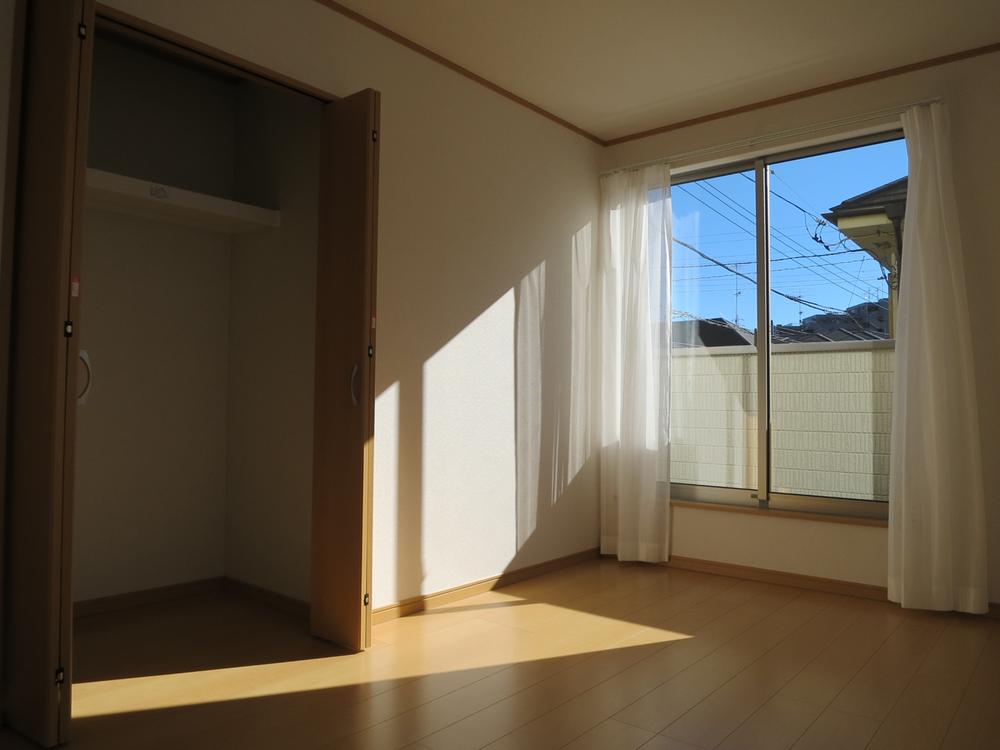 Non-living room. Indoor (12 May 2013) Shooting