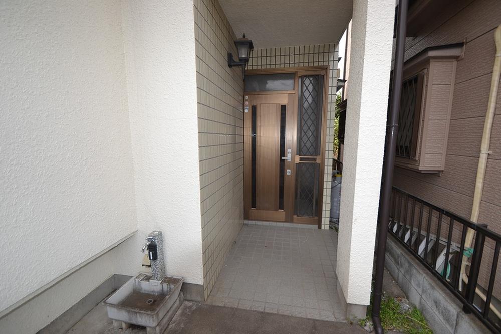 Entrance. Indoor (January 2013) Shooting