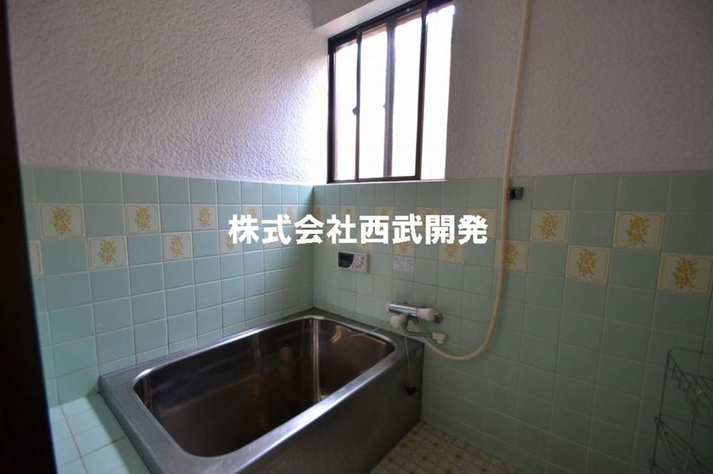 Bathroom. Room (May 2013) Shooting
