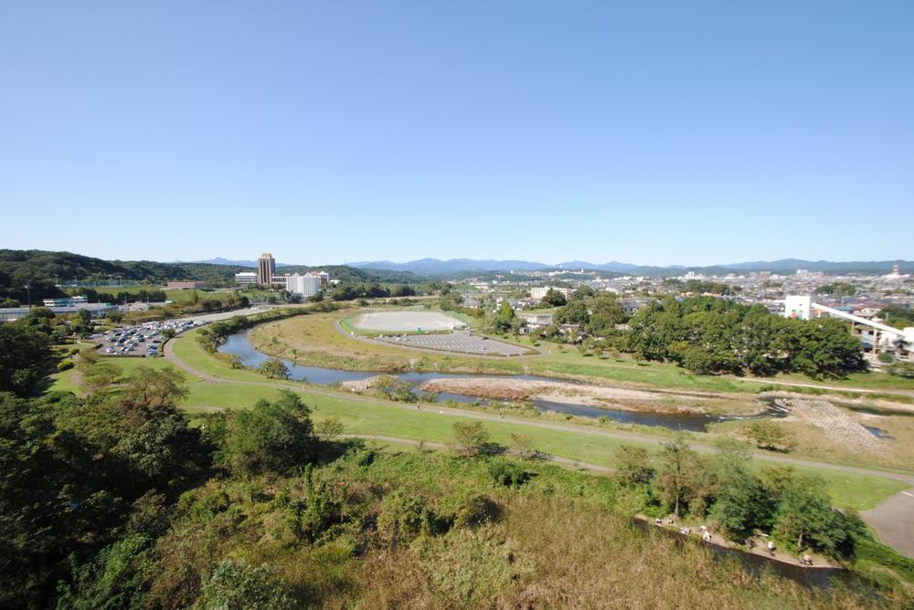 View photos from the dwelling unit. Indoor (10 May 2013) Shooting