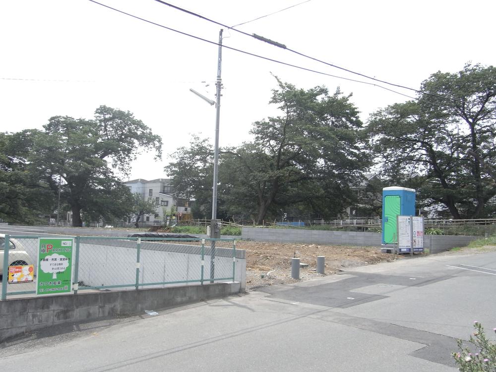 Local photos, including front road. Local (July 2013) Shooting Completed in December plans