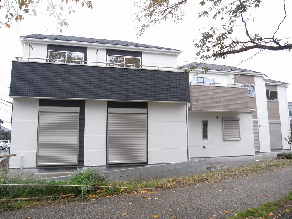 Local appearance photo. Local (11 May 2013) Shooting