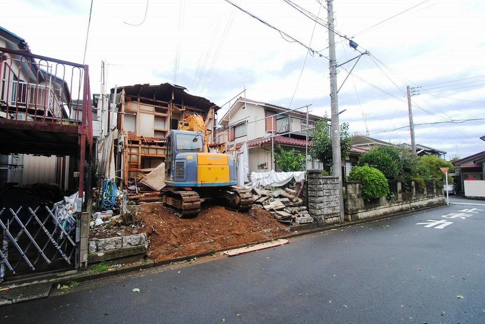 Local photos, including front road. Local (September 2013) Shooting