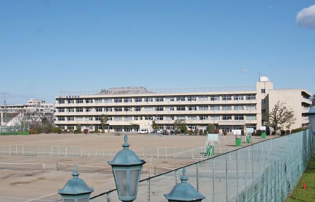 Junior high school. Iruma Municipal Toyooka until junior high school 1200m