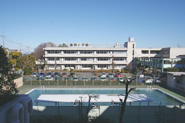 Primary school. Toyooka to elementary school 630m