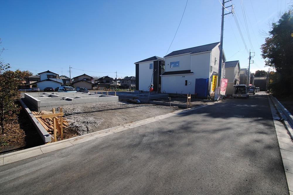 Local photos, including front road. Local (11 May 2013) Shooting