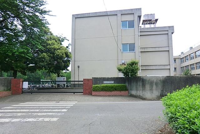 Primary school. 250m to Fujisawa Minami Elementary School