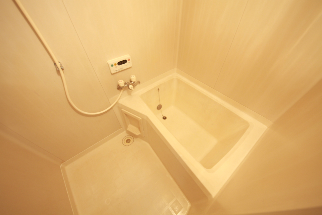 Bath.  ※ It is a photograph of another in Room