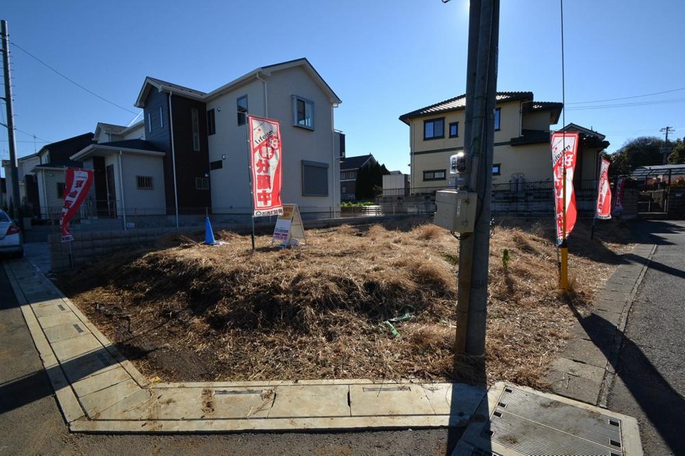 Local appearance photo. Local (12 May 2013) Shooting