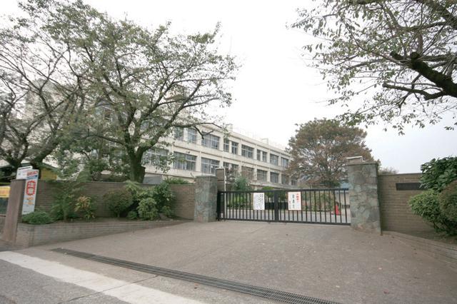 Primary school. Kurosu until elementary school 2210m