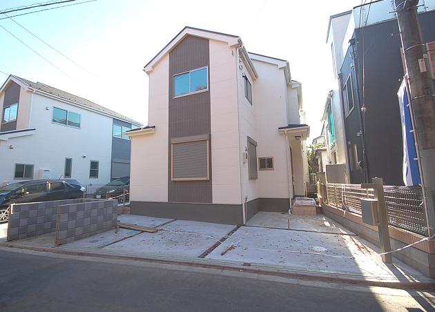 Local appearance photo. Local (12 May 2013) Shooting