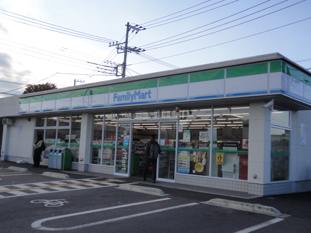 Convenience store. FamilyMart Iruma Shimofujisawa store up (convenience store) 567m