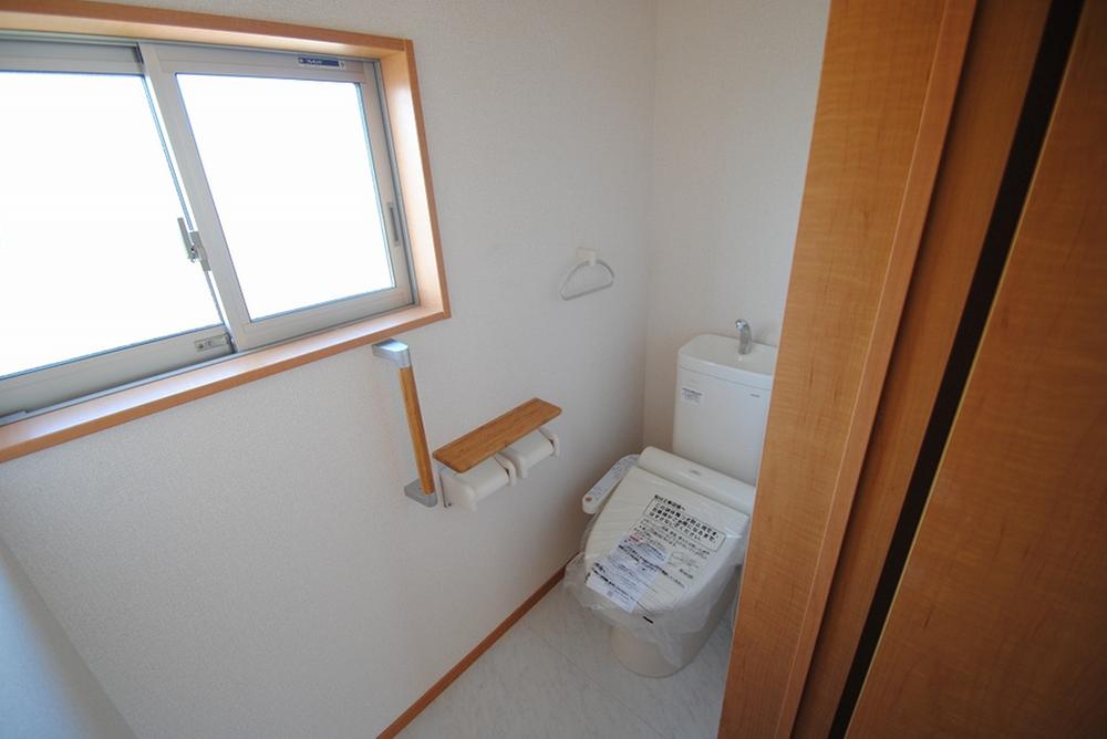 Toilet. Indoor (September 2013) Shooting