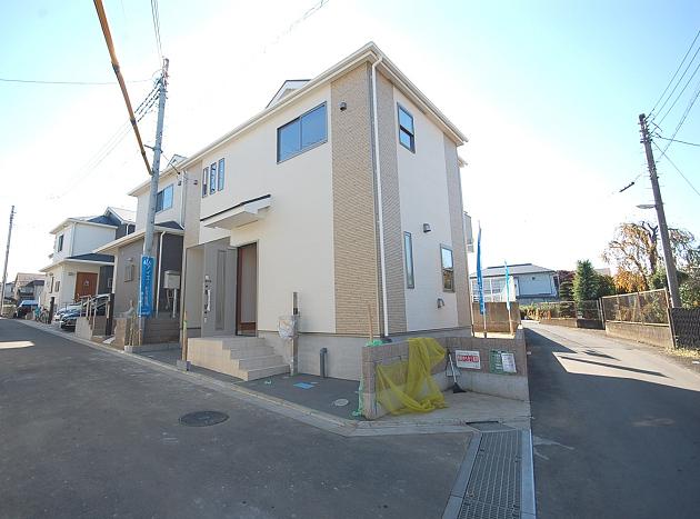 Local appearance photo. Local (11 May 2013) Shooting