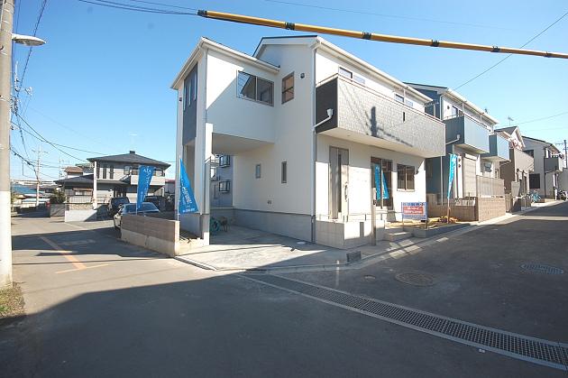 Local appearance photo. Local (11 May 2013) Shooting