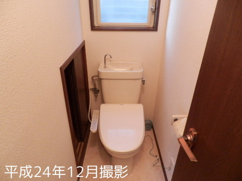 Toilet. First floor toilet ※ Cleaning toilet seat performance warranty