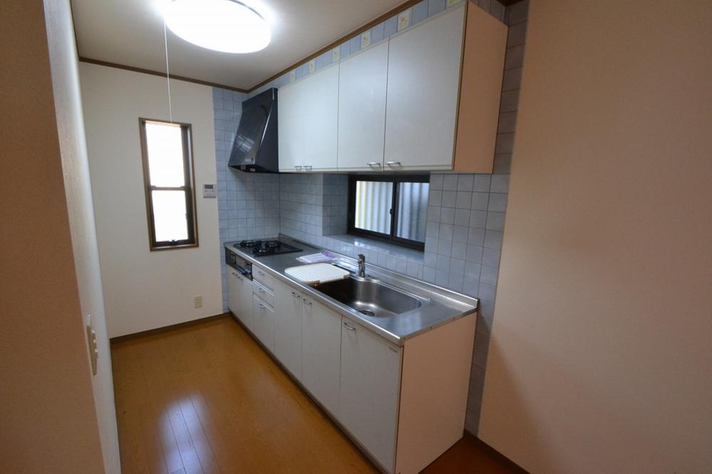 Kitchen. Indoor (10 May 2013) Shooting