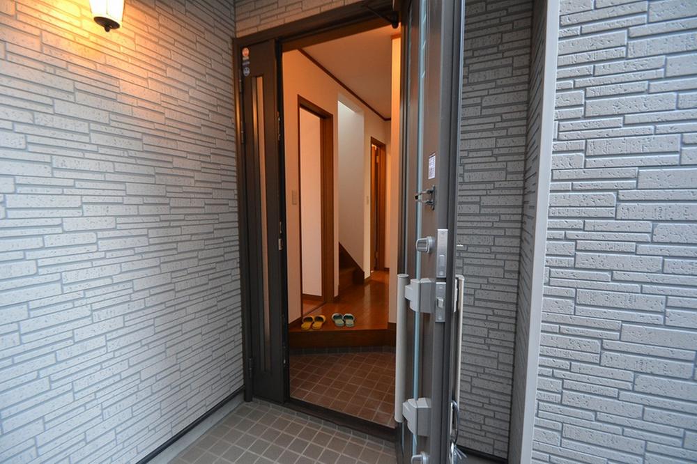 Entrance. Local (10 May 2013) Shooting