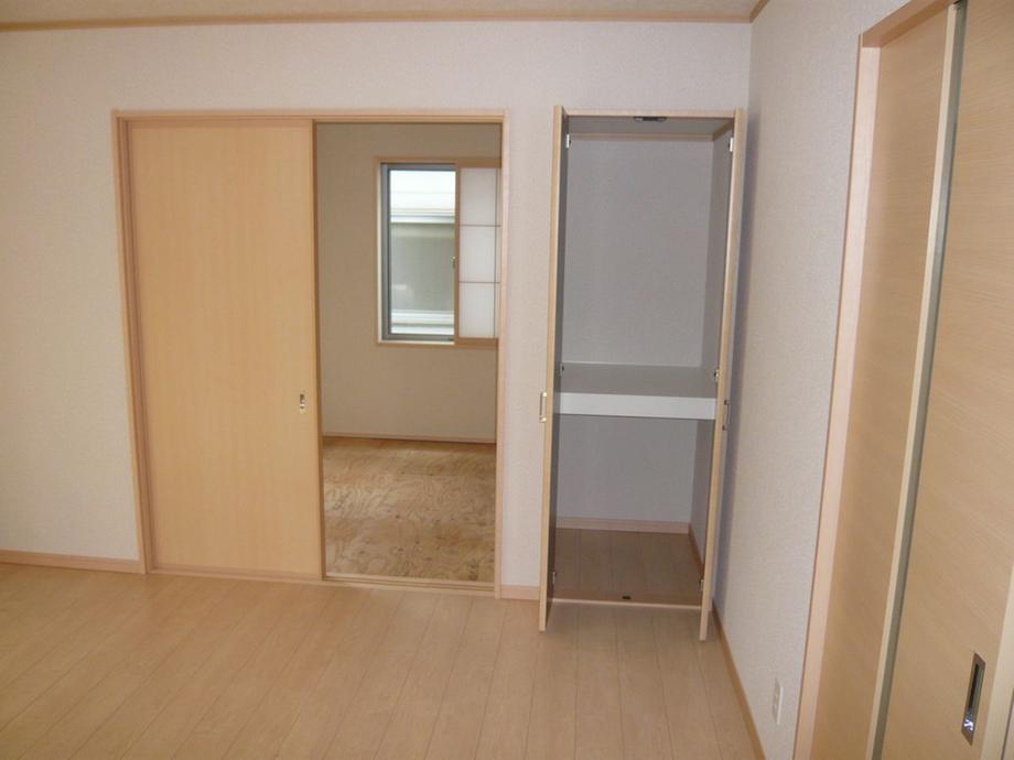 Receipt. Accommodated in the living room