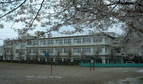 Junior high school. Iruma stand Musashi 1035m up to junior high school