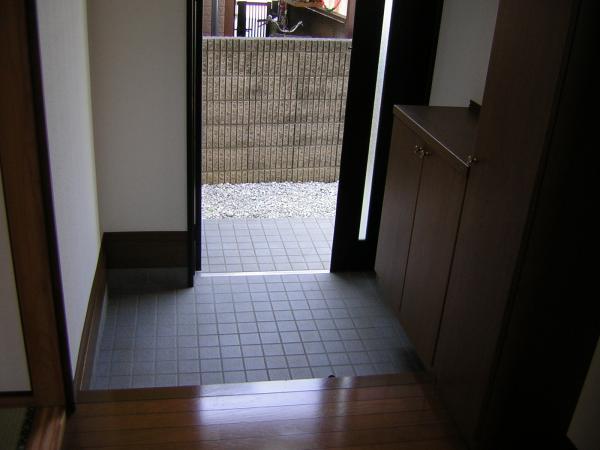 Entrance. Entrance hall as seen from the corridor side